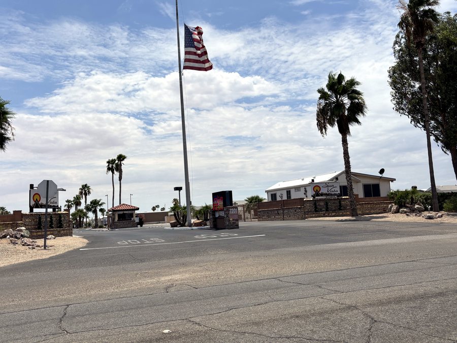 Sun Vista RV Resort grounds and clubhouse